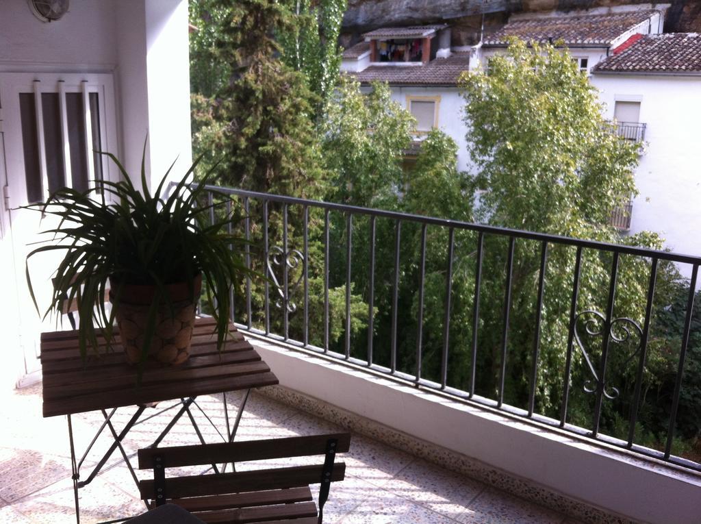 Casa Rural Cuevas Del Sol Setenil De Las Bodegas Eksteriør bilde
