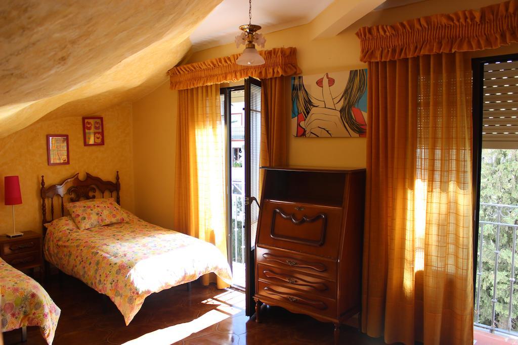 Casa Rural Cuevas Del Sol Setenil De Las Bodegas Rom bilde