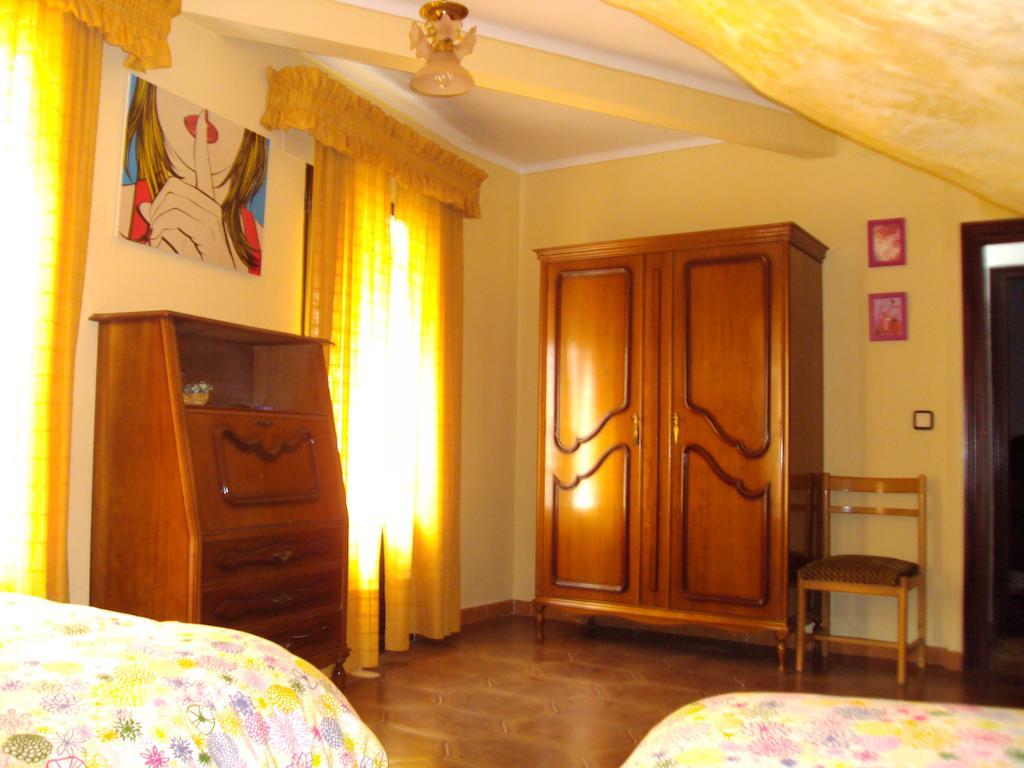 Casa Rural Cuevas Del Sol Setenil De Las Bodegas Rom bilde